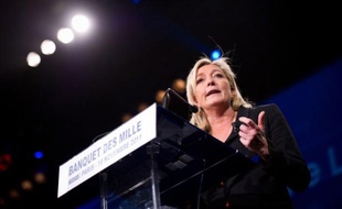 La présidente du Front national, Marine Le Pen, a annoncé mardi avoir écrit à François Fillon pour lui demander l'anonymat des élus qui parrainent un candidat à la présidentielle, lors d'un point-presse au Salon des maires, où elle n'a pas effectué de visite.