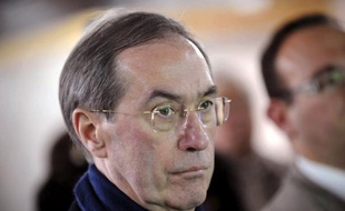 Le ministre de l'Intérieur, Claude Guéant, a démenti mercredi avoir proposé à l'ex-garde des Sceaux Rachida Dati la circonscription parisienne de Philippe Goujon pour les prochaines législatives.
