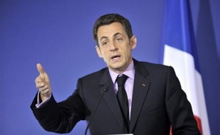 Nicolas Sarkozy perd un point de popularité en un mois à 36% et François Fillon décroche de 6 points, selon un sondage IFOP pour le Journal du dimanche.