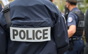 Des policiers se sont rassemblés devant la préfecture de police de Paris, le 17 juin.