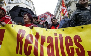 Manifestations de miltants de la CGT à Paris le 16 octobre alors que se déroulent les négociations pour sauver les régimes de retraite complémentaires
