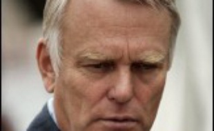 Jean-Marc Ayrault, députe-maire PS de Nantes, a condamné vendredi, auprès de l'AFP, les propos insultants tenus envers la police dans le clip d'un groupe de rap nantais qui avait bénéficié d'une subvention municipale.