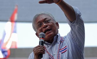 Des manifestants en Thaïlande ont poursuivi leur mouvement lundi en promettant de faire tomber le gouvernement, au lendemain de législatives en partie boycottées et qui ont provoqué une mise en garde des Etats-Unis contre un éventuel coup d'Etat.