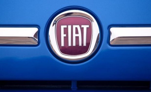 Le groupe automobile Fiat va se rebaptiser "Fiat Chrysler Automobiles" et se réorganiser suite à sa récente montée à 100% au capital de son partenaire américain Chrysler, a-t-il indiqué mercredi.