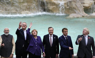 Les dirigeants du G20 ont pris la pose devant la fontaine de Trevi, à Rome.