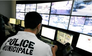 Le centre de supervision niçois centralise les images de centaines de caméras.