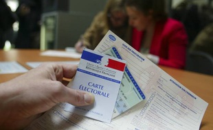Un électeur dans un commissariat. Illustration
