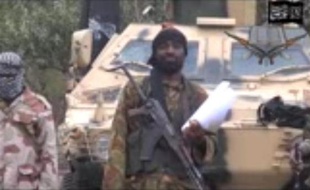 Capture d'écran faite le 5 mai 2014 d'une vidéo obtenue par l'AFP, montrant un homme qui affirme être le chef de Boko Haram, Abubakar Shekau