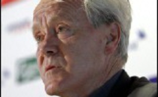 Le sélectionneur suisse Jakob Kuhn a misé sur la jeunesse pour choisir ses 23 joueurs pour le Mondial-2006 en Allemagne (9 juin - 9 juillet), délaissant le meneur de jeu et milieu de terrain Hakan Yakin.