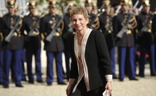 La présidente du Medef Laurence Parisot a demandé mardi au gouvernement des "consultations étendues" sur le futur décret autorisant un départ à la retraite à 60 ans pour des salariés ayant commencé à travailler tôt et elle a prévenu que l'impact sur les régimes complémentaires serait insupportable.