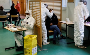 Coronavirus : Plus de 300 morts à l’hôpital et 14.000 nouveaux cas en 24 heures (Illustration)