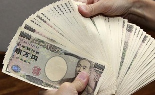 La croissance du Japon s'est accélérée au troisième trimestre grâce à un rebond de la consommation, mais la fin d'année pourrait être plus difficile pour l'archipel confronté à la déflation et aux incertitudes pesant sur les économies des pays développés.