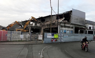 La Fabrique de glace en cours de démolition sur l'île de Nantes.