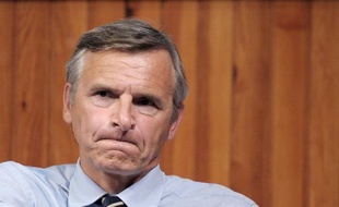 Le trésorier de l'UMP et député de Savoie Dominique Dord, candidat à la présidence du parti, a une nouvelle fois dénoncé jeudi l'organisation de ce scrutin, en particulier la répartition des bureaux de vote.