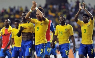 Le Gabon, pays hôte, a lancé sa Coupe d'Afrique des nations avec brio en battant lundi le Niger, invité surprise de la compétition, 2 à 0 dans une belle ambiance au stade de l'Amitié de Libreville pour le premier match du Groupe C de la CAN-2012.