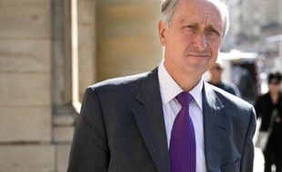 L'ancien procureur de Nanterre Philippe Courroye quitte le Conseil d'Etat à Paris, le 6 septembre 2012