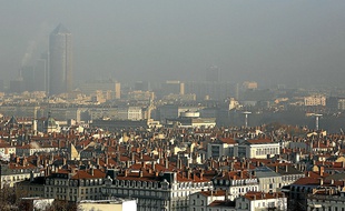 Lyon est fréquemment touchée par les épisodes de pollution aux particules, à l'ozone et au dioxyde d'azote.