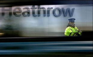 La police britannique a indiqué dimanche progresser rapidement dans son enquête sur les trois attentats manqués de Londres et de Glasgow, aux liens "évidents" et pour lesquels elle a procédé à une cinquième arrestation.
