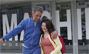 Sami Bouajila et Talina Boyaci dans Du goudron et des plumes