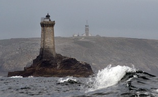 Le phare de La Vieille, situé au large de l'île de Sein, dans le Finistère.