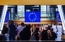 Pour l’UE, « les Ukrainiens doivent décider de leur avenir »
