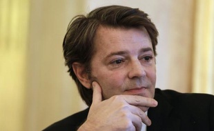 L'ancien ministre François Baroin affirme dans un entretien à L'Express que l'UMP doit "rétablir le barrage établi par Jacques Chirac" face au Front national, en déplorant une "trop grande porosité" entre les deux partis et en demandant de revoir la stratégie du "ni FN-ni PS".