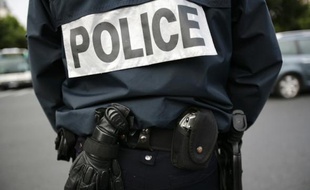 Cinq personnes ont été interpellées lundi et mardi à Paris et à Roissy, soupçonnées d'appartenir aux filières jihadistes de combattants formés dans les zones tribales à la frontière pakistano-afghane, a-t-on appris de sources concordantes, confirmant une information de RTL.