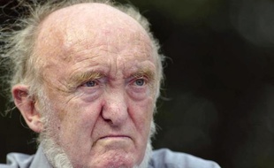Le généticien et militant de gauche Albert Jacquard est décédé mercredi soir à son domicile parisien (VIe arrondissement) à l'âge de 87 ans, a annoncé jeudi son fils à l'AFP.