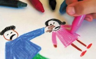 Le dessin d'une petite fille qui témoigne des coups qu'elle subit.