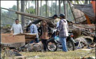 Environ 1.500 sauveteurs avaient été déployés pour tenter de localiser des blessés et rechercher les cadavres, a indiqué Agus Sutrisno, responsable des secours dans le district de Ciamis.