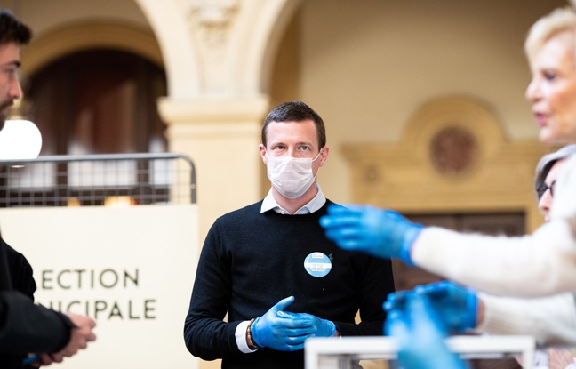 Un bureau de vote à Lyon le 15 mars 2020.