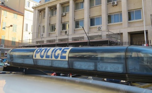 21 OCTOBRE 2015 Illustration police