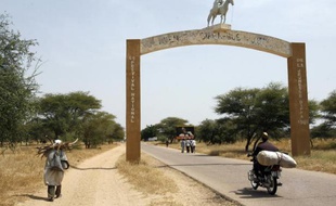 L'entrée de la ville de Diffa, au Niger, le 29 octobre 2006