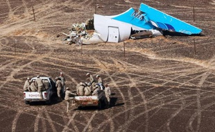 Une photographie prise par le ministère russe des Urgences où l'on voit l'avion Metrojet qui s'est écrasé à Wadi al-Zolomat en Egypte le 1er novembre 2015
