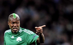 L'attaquant français du Panathinaïkos, Djibril Cissé, lors d'un match d'Europa League contre le Standard de Liège, le 11 mars 2010.