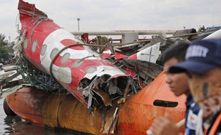 La carcasse du vol AirAsia s'étant abîmé en mer de Java en décembre 2014.