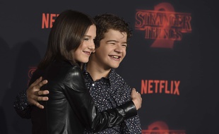 Millie Bobby Brown et Gaten Matarazzo le 21 janvier 2018 à Los Angeles.