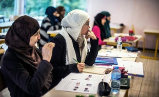 Le port du foulard islamique à l'université, nouveau sujet de débat