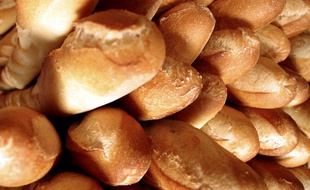 Illustration: Des baguettes sorties du four.