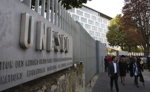Le siège de l'Unesco est situé à Paris.