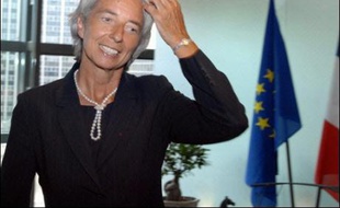 La ministre de l'Economie Christine Lagarde a rappelé lundi que les calibrages du budget 2007 avaient été faits "sur la base de 2,25%" de croissance, tout en refusant de dire si la France pourrait "atteindre" ce chiffre.