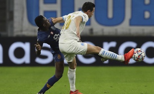 Un duel lors de OM-Porto