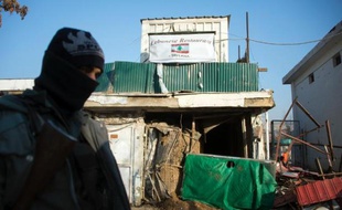 L'attaque suicide perpétrée vendredi soir par un commando taliban contre un restaurant de Kaboul fréquenté par les expatriés a fait 21 morts, dont 13 étrangers, a annoncé samedi la police, la communauté internationale dénonçant un acte de violence "épouvantable" et "injustifiable".