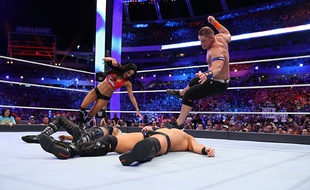 John Cena et Nikki Bella face à The Miz et Maryse, le 2 avril dernier à Orlando.