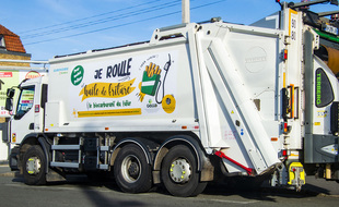 L'un des camions de collecte de la collectivité de Béthune-Bruay.