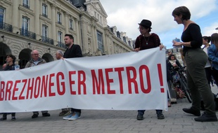 Les membres du collectif "Brezhoneg e Bro Roazhon" ont mené une action ce mercredi à la station République