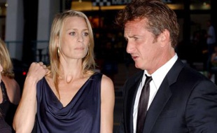 - Sean Penn and wife Robin Wright Penn - Film Premiere of Into the Wild, Los Angeles, USA - 18/0//200
