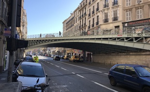 Le pont du cours Lieutaud à Marseille.