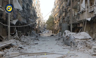Une rue d'Alep après des frappes aériennes, le 24 septembre 2016.