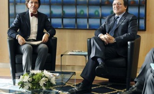 La Belgique sort de la crise politique la plus longue de son histoire avec la formation d'un gouvernement de coalition dirigé par le socialiste francophone Elio Di Rupo, qui ne bénéficiera d'aucun état de grâce face aux marchés et à la pression des indépendantistes flamands.